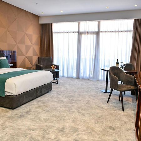 Hotel Monarch Batumi Exterior photo